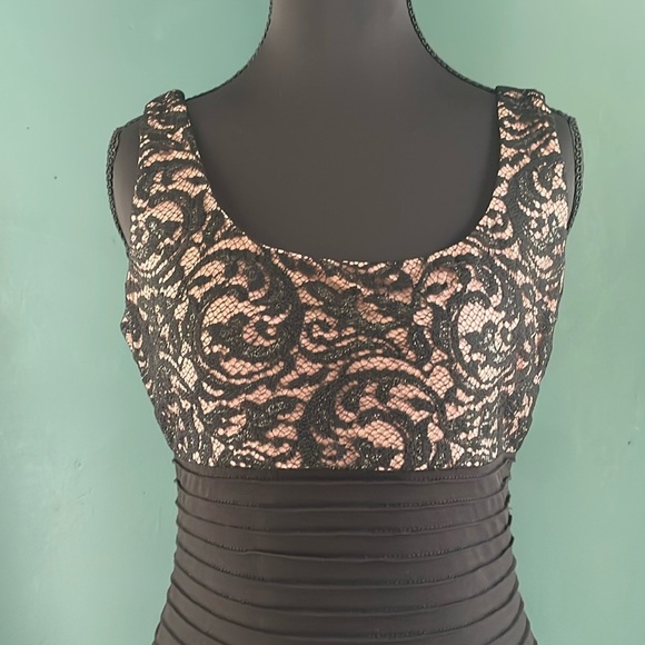 Vintage Calvin Klein Black and Cream Dress - Picture 5 of 7